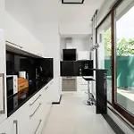 Ochota Deluxe Apartment
